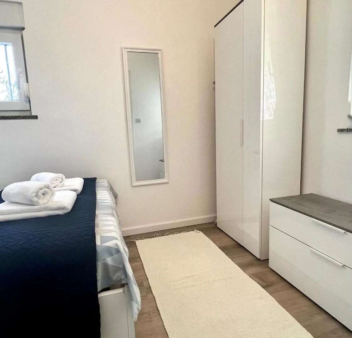 Apartment Apartman Dino Fazana